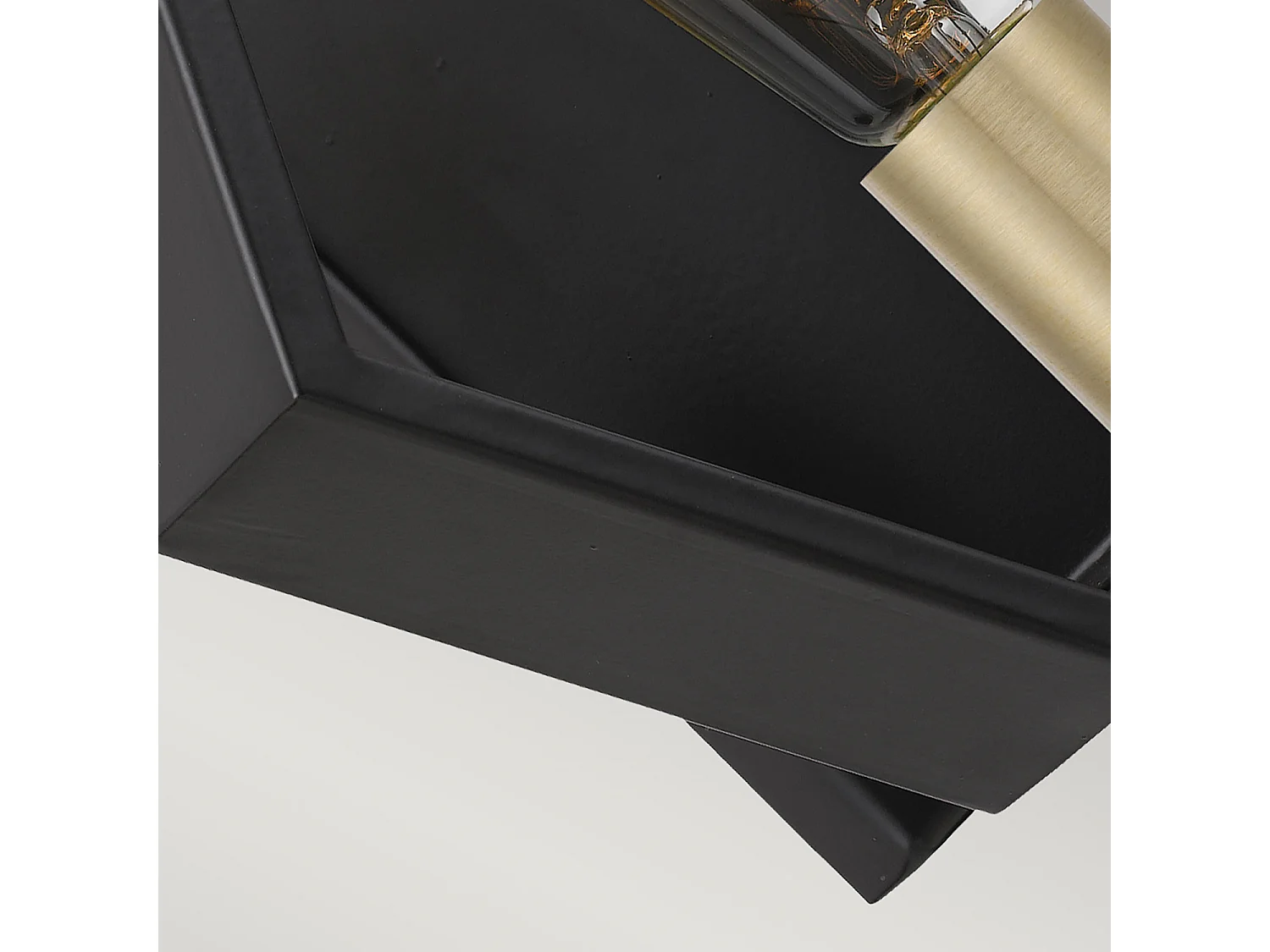 Elstead Quoizel Bismarck Wandleuchte Erde Schwarz