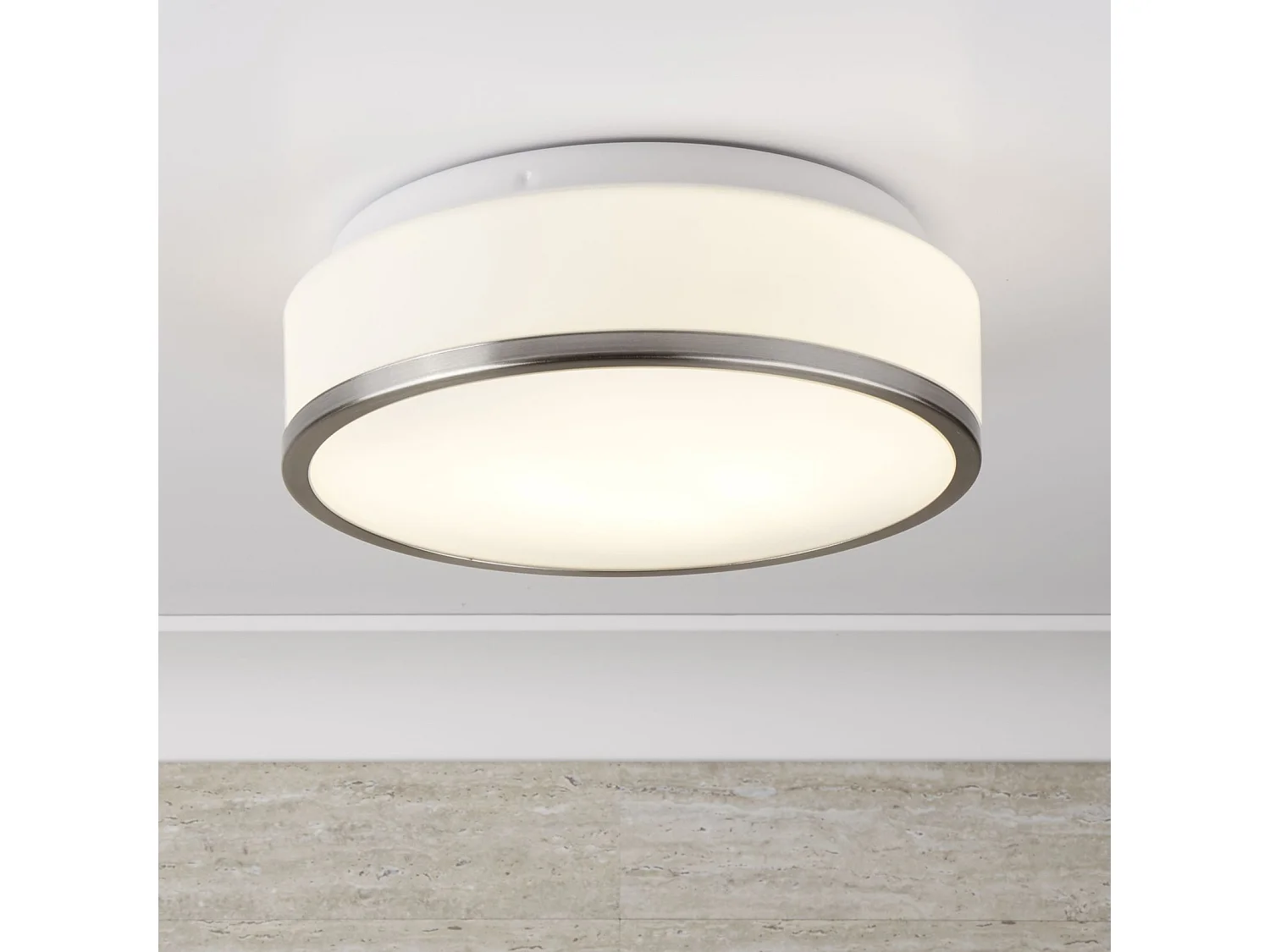 Searchlight Discs Salle de bains Plafonnier à 2 ampoules au fini argent satiné, opale IP44, E27