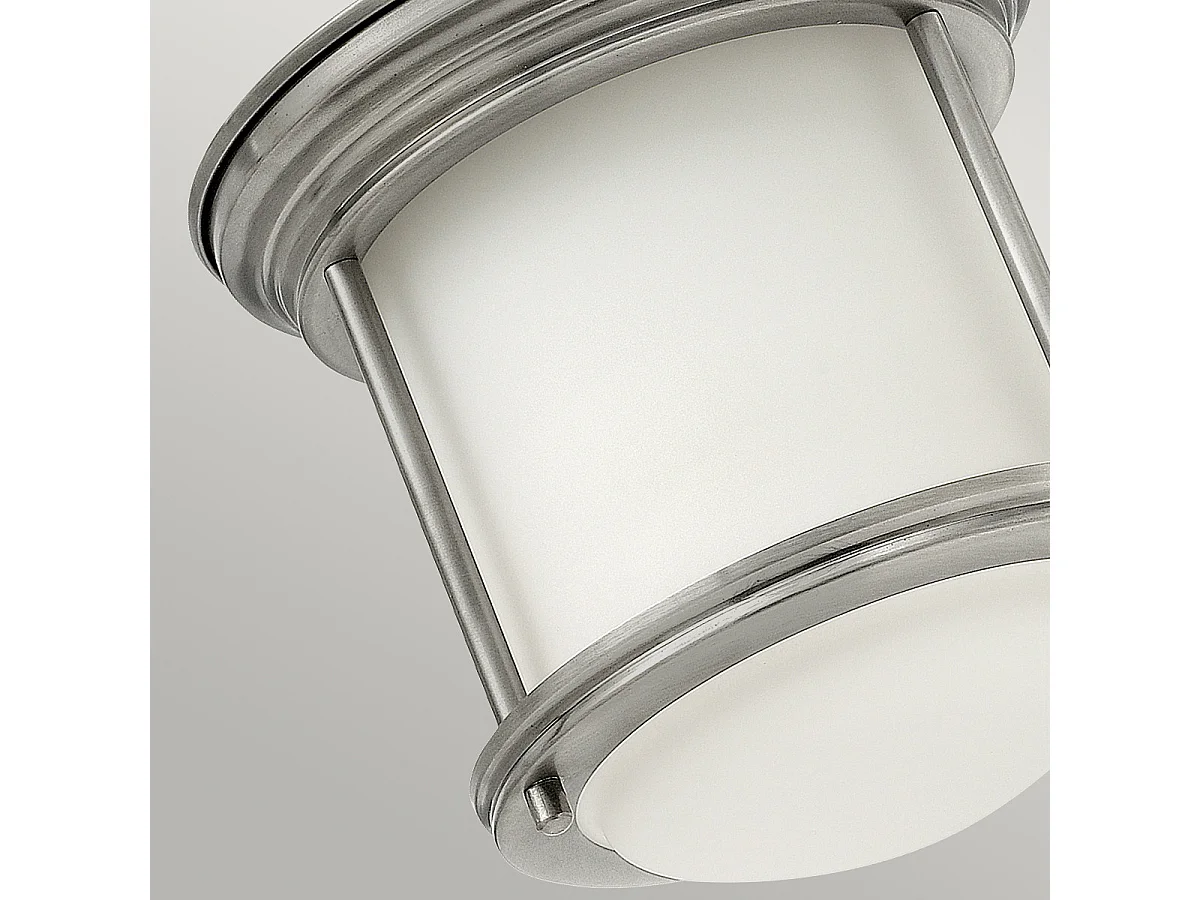 Hadrian Hinkley 1 licht Flush Mount Antique Nickel mit Opalglas IP44