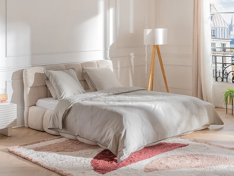 Parure de lit percale de coton  80 fils/cm² - Housse de couette 240 x 260 cm + 2 taies d'oreiller 63 x 63 cm - Taupe passepoil noir - AGAMI de PALACIO