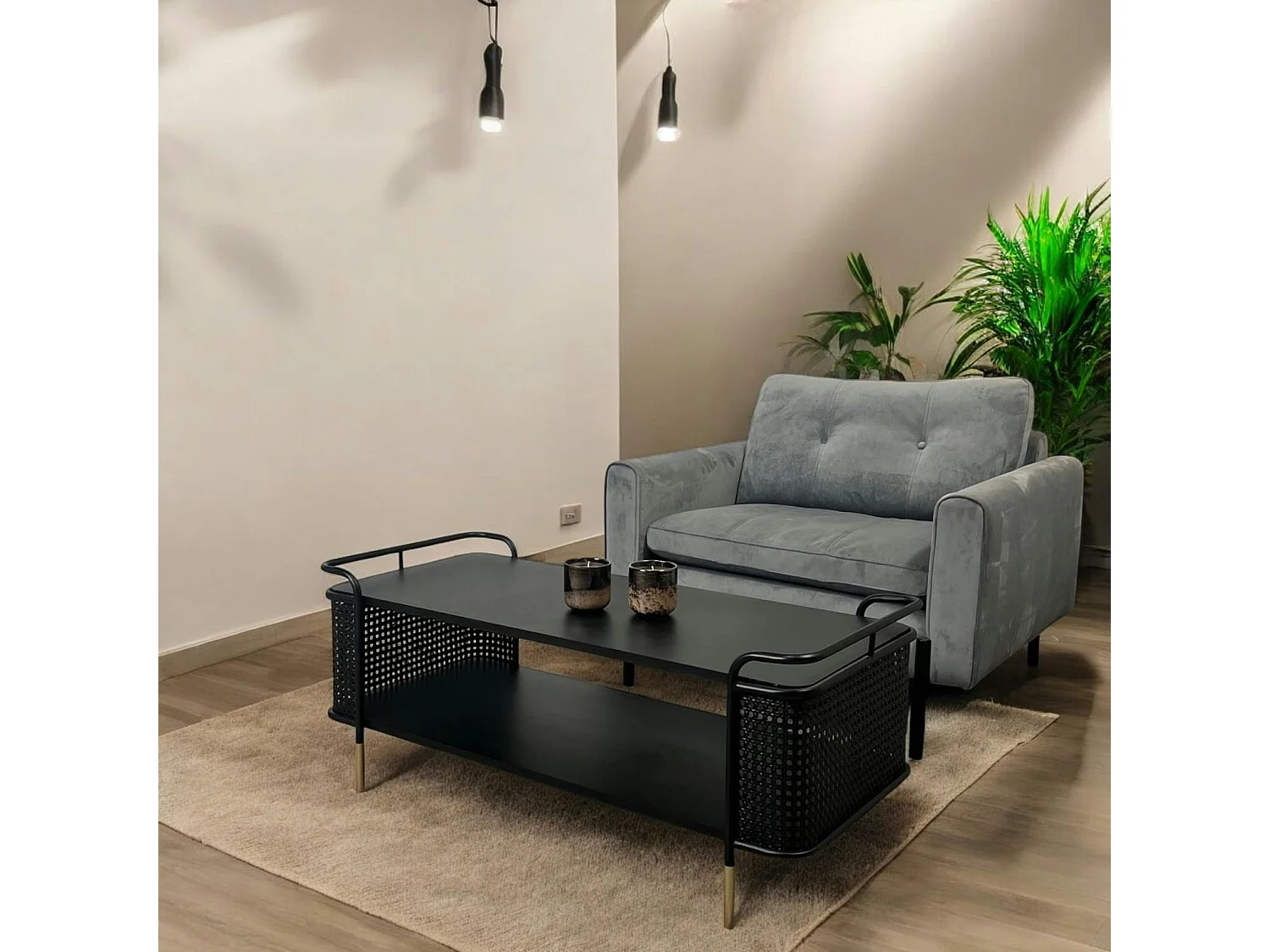 Table basse noire pieds dorés double plateau