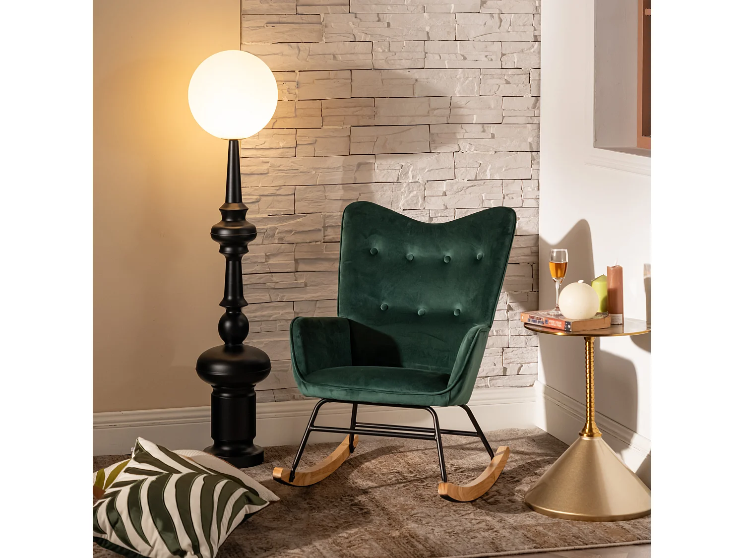 URBAN MEUBLE Fauteuil à bascule Scandinave velours vert pieds en bois foncé