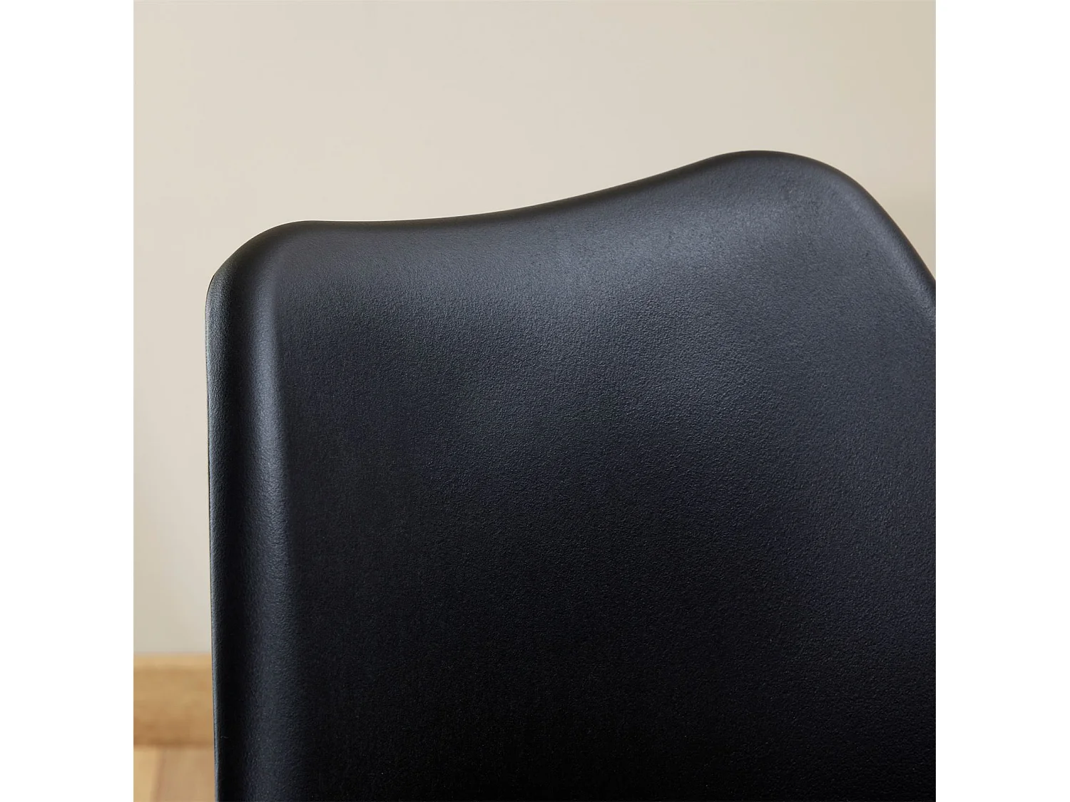 Lot de 4 chaises de salle à manger ROUEN, chaises de cuisine en plastique noir avec coussin d'assise