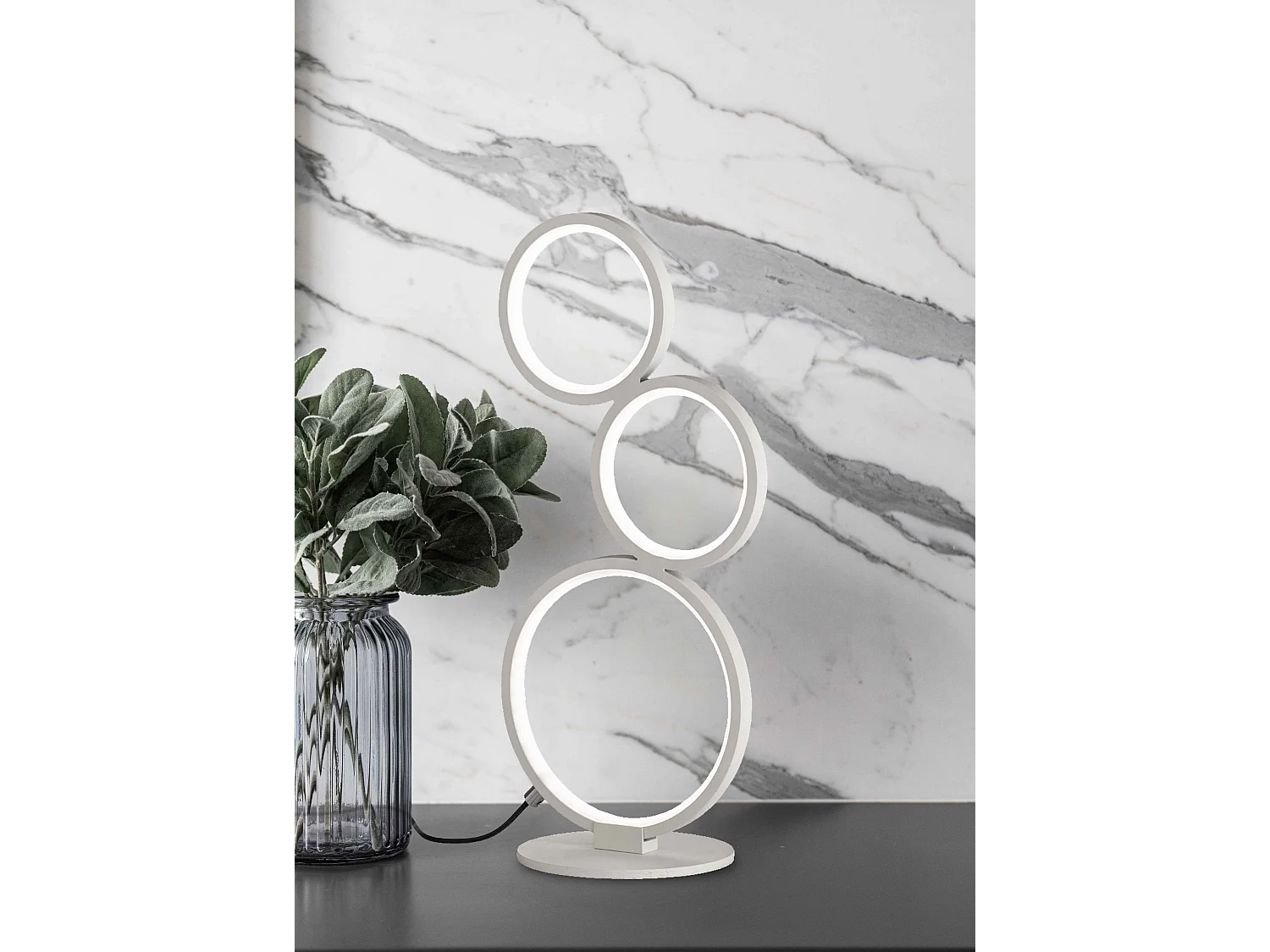 Lampda da tavolo LED 3 cerchi, metallo, bianco opaco, H 45 cm, Rondo