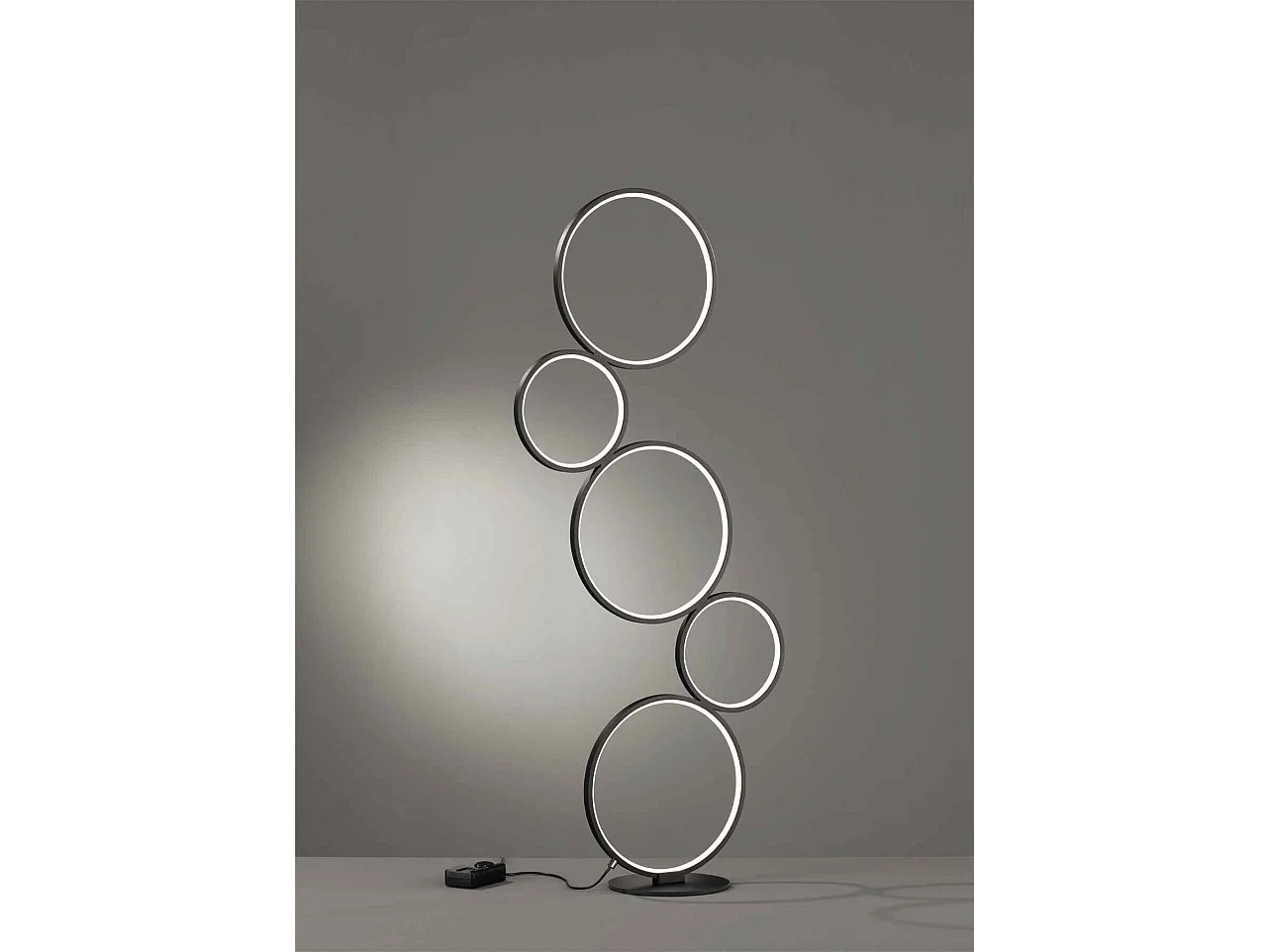 Piantana LED 5 cerchi, metallo, nero opaco, H 115 cm, Rondo