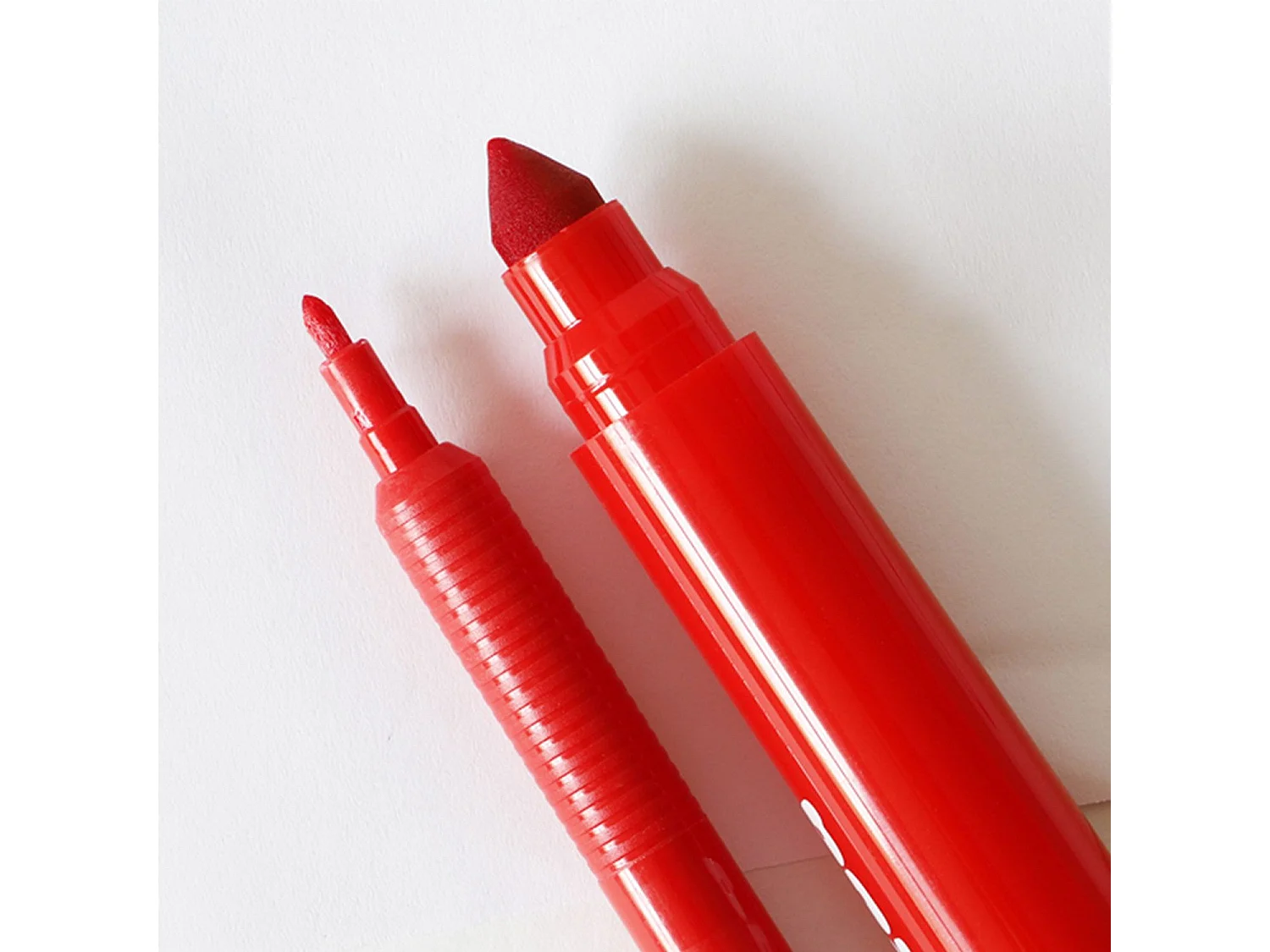 Seau de 36 gros feutres + 36 feutres pointe fine