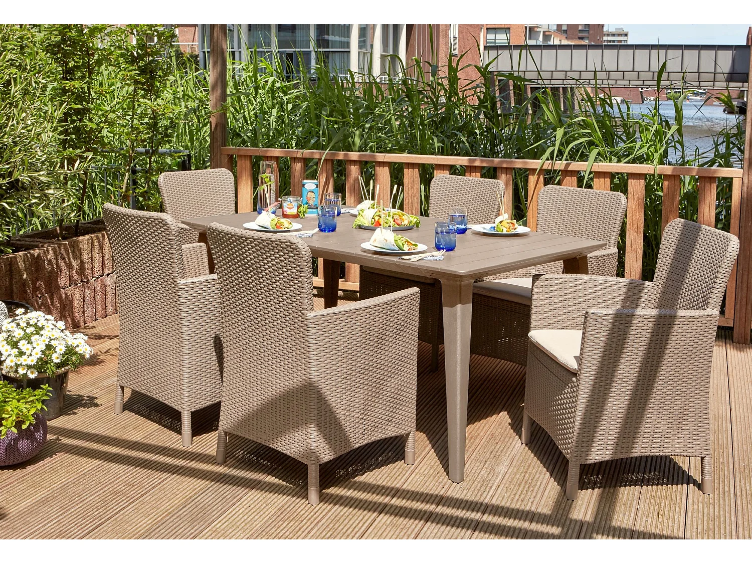 Rechteckiger Gartentisch aus Kunstharz für 6 Personen 160 cm – Cappuccino