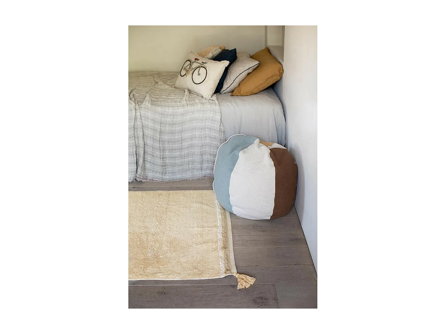 Tapis avec pompons lavable en machine design Bloom Rectangulaire Design Fait main Tapis la