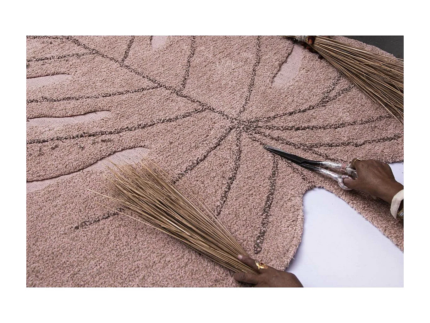 Tapis en forme de feuille pour salon Monstera Lorena Canals Originale Naturel Fait main Ta