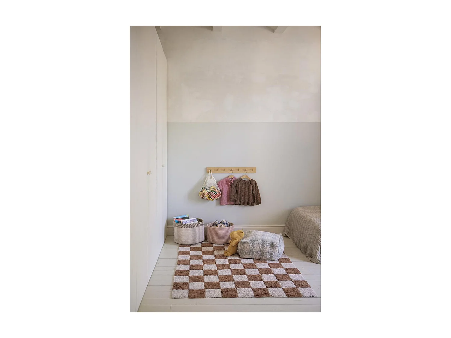 Alfombra ajedrez café y beige 120 x 160 cm