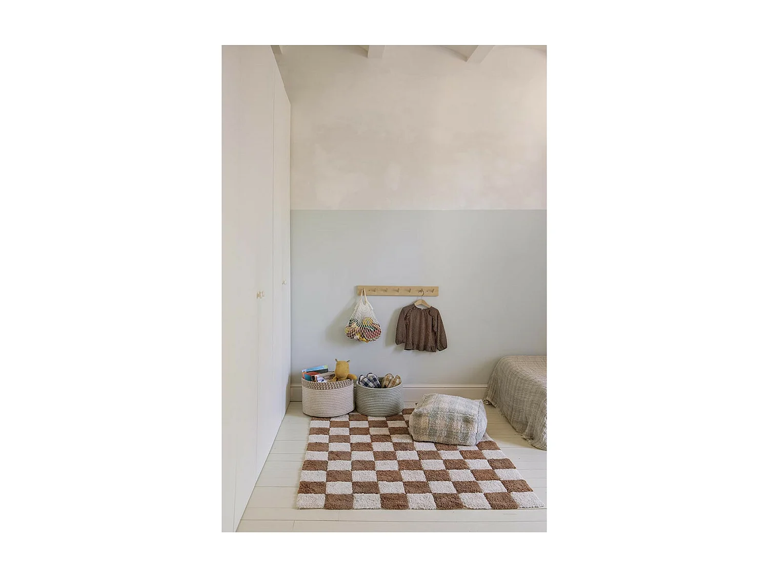 Alfombra ajedrez café y beige 120 x 160 cm