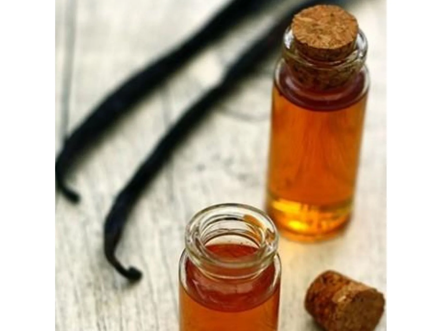 8 miniflesjes met kurken stop 2,4 cm