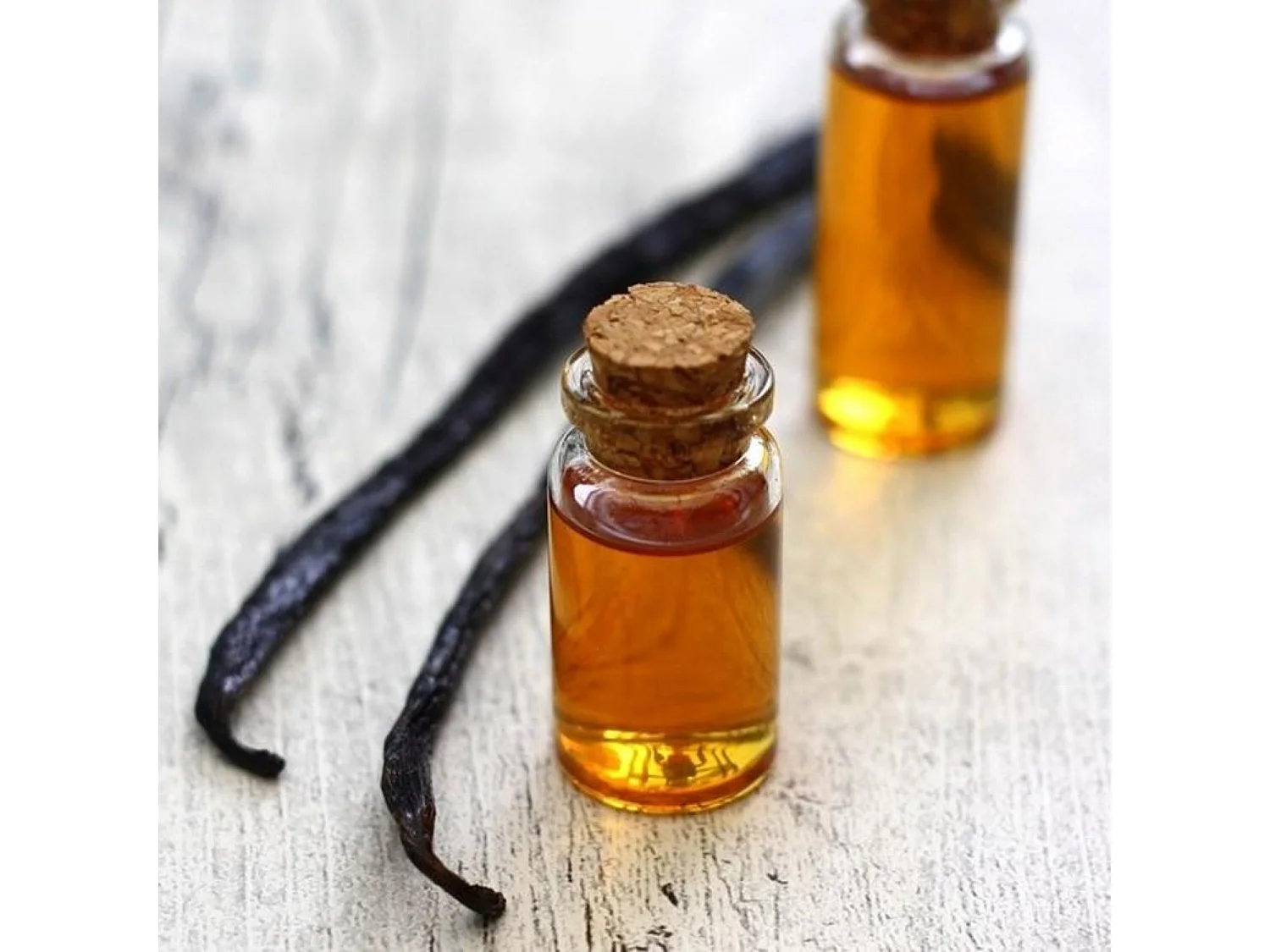 8 mini flacons à bouchon liège 2,4 cm