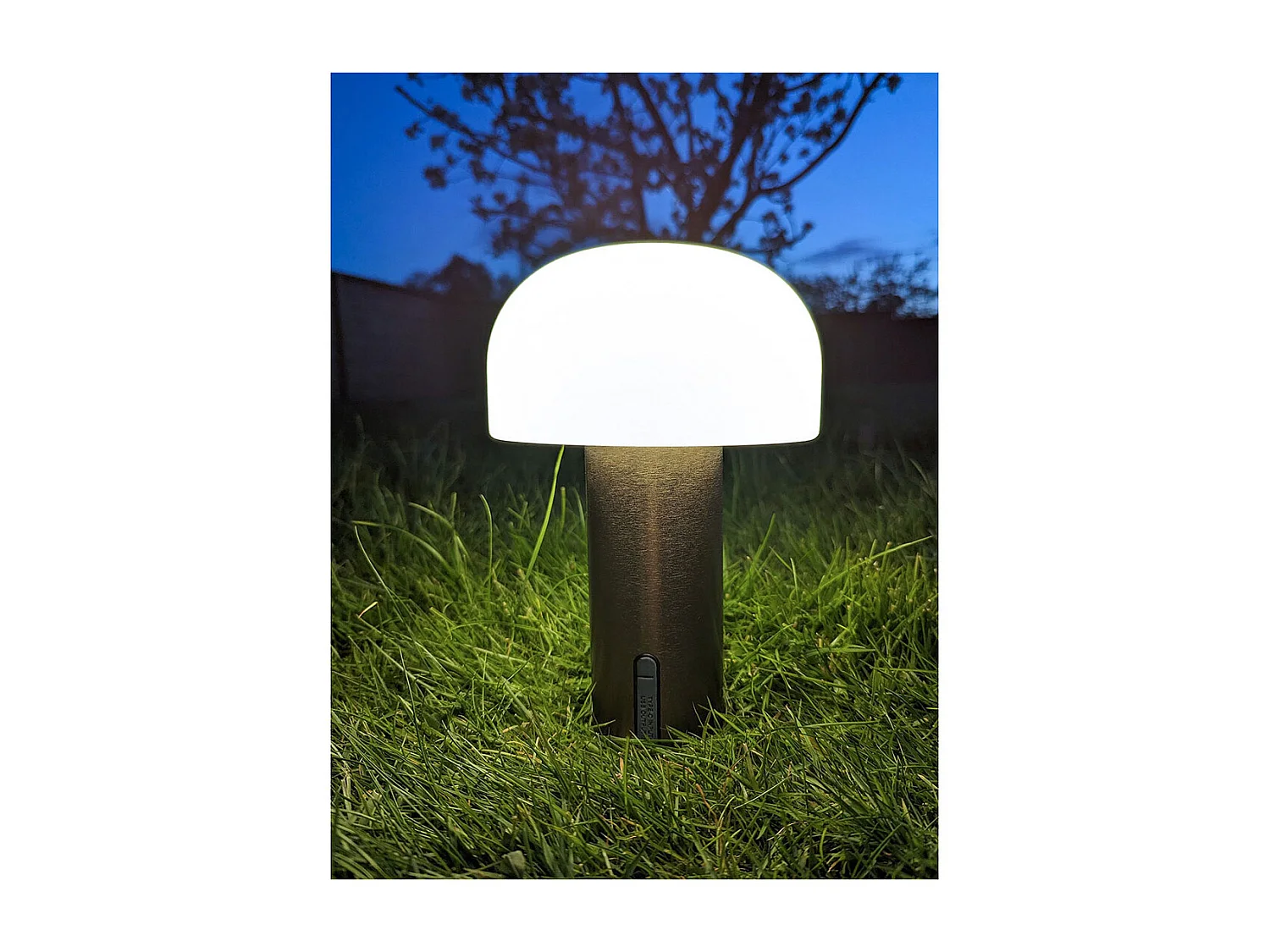 Soham Buitenlamp LED oplaadbaar wit, koperen decor.