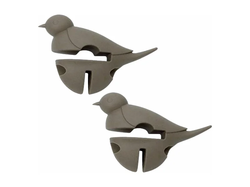 2 Löffel Rest kleiner grauer Vogel