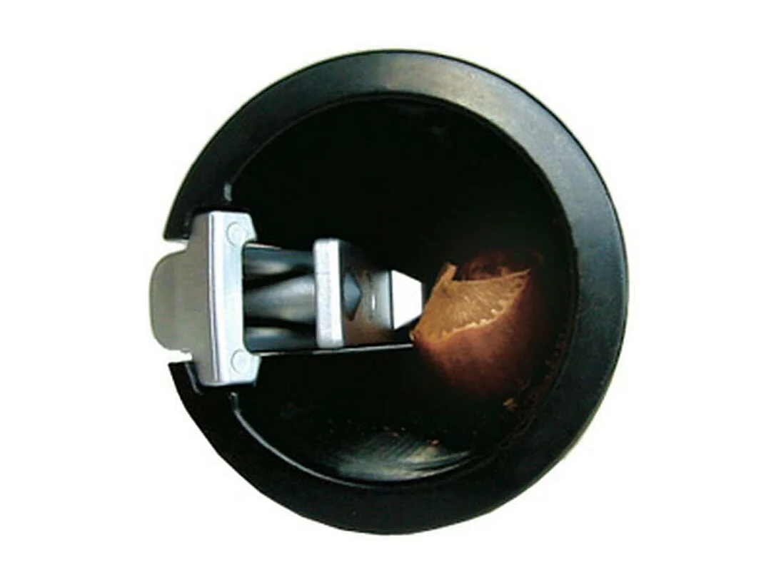 Casse-noix conique laqué noir