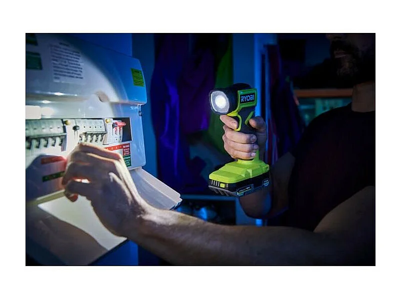 Lampe torche LED 18V - tete orientable - 280 Lumens