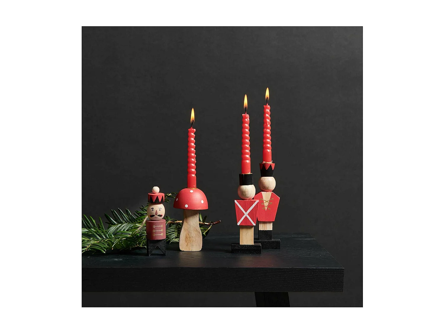 Rode houten paddenstoel kaarsenhouder 8,5 cm