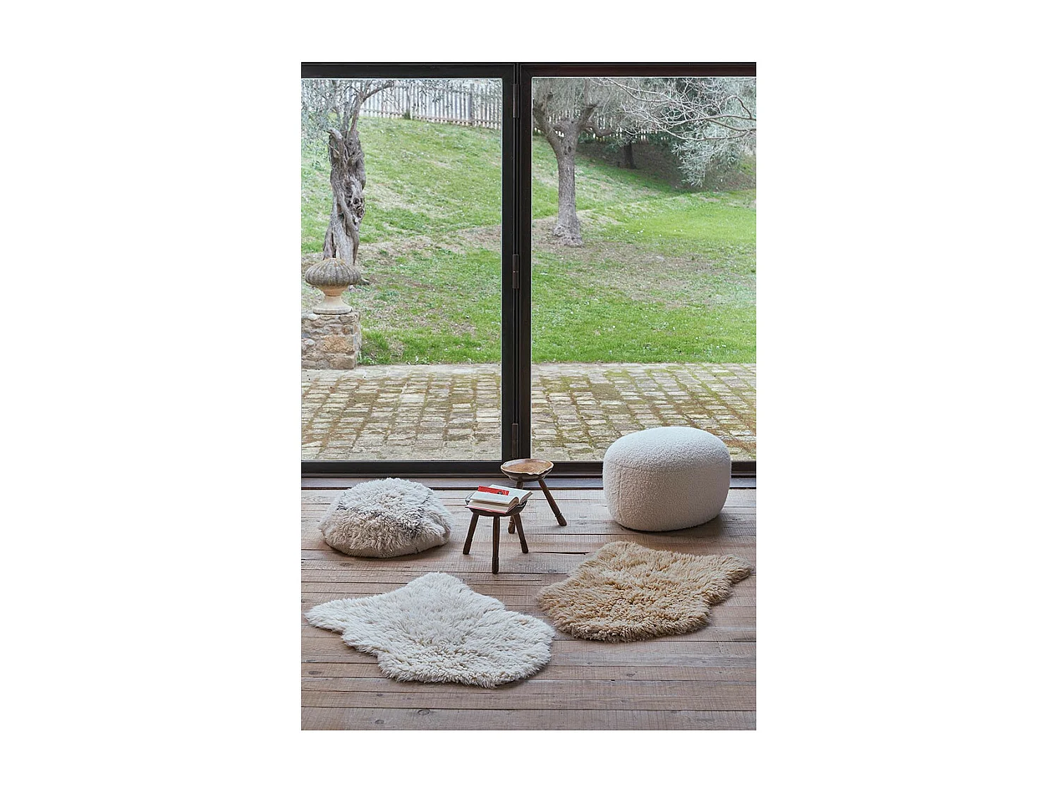 Alfombra de lana con efecto de piel de animal - beige con pelo largo - 75 x 110 CM