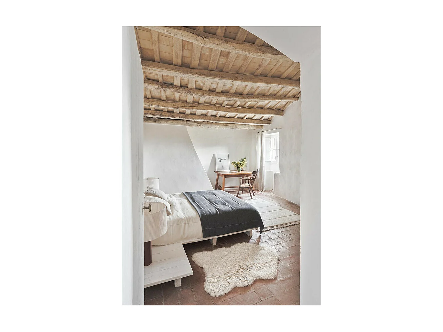 Alfombra de lana con efecto de piel de animal - blanca con pelo largo - 75 x 110 CM