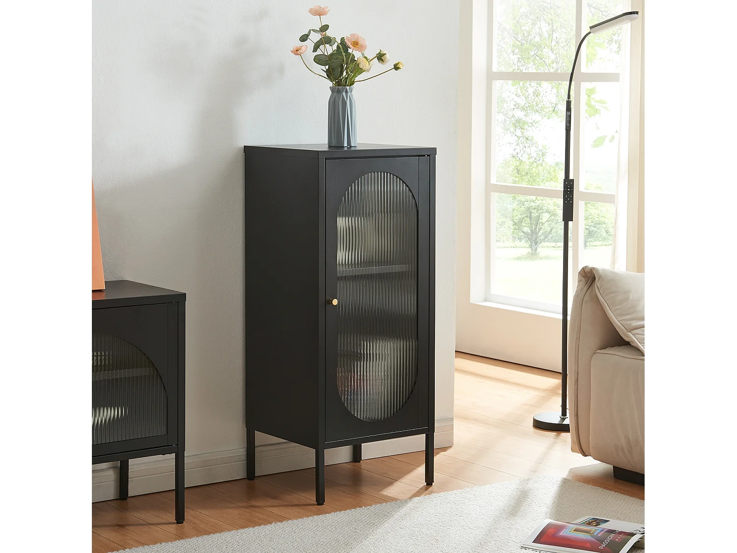 Armoire vitrée Karlskrona acier verre 102 x 43 x 40 cm noir mat [en.casa]