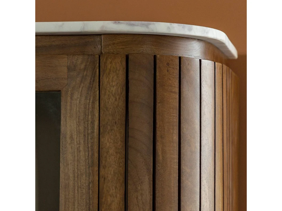 Vitrina de Madera de Mango y Mármol Siena - Mueble de Calidad con Patas Roscadas y Dimensiones 160x100x40