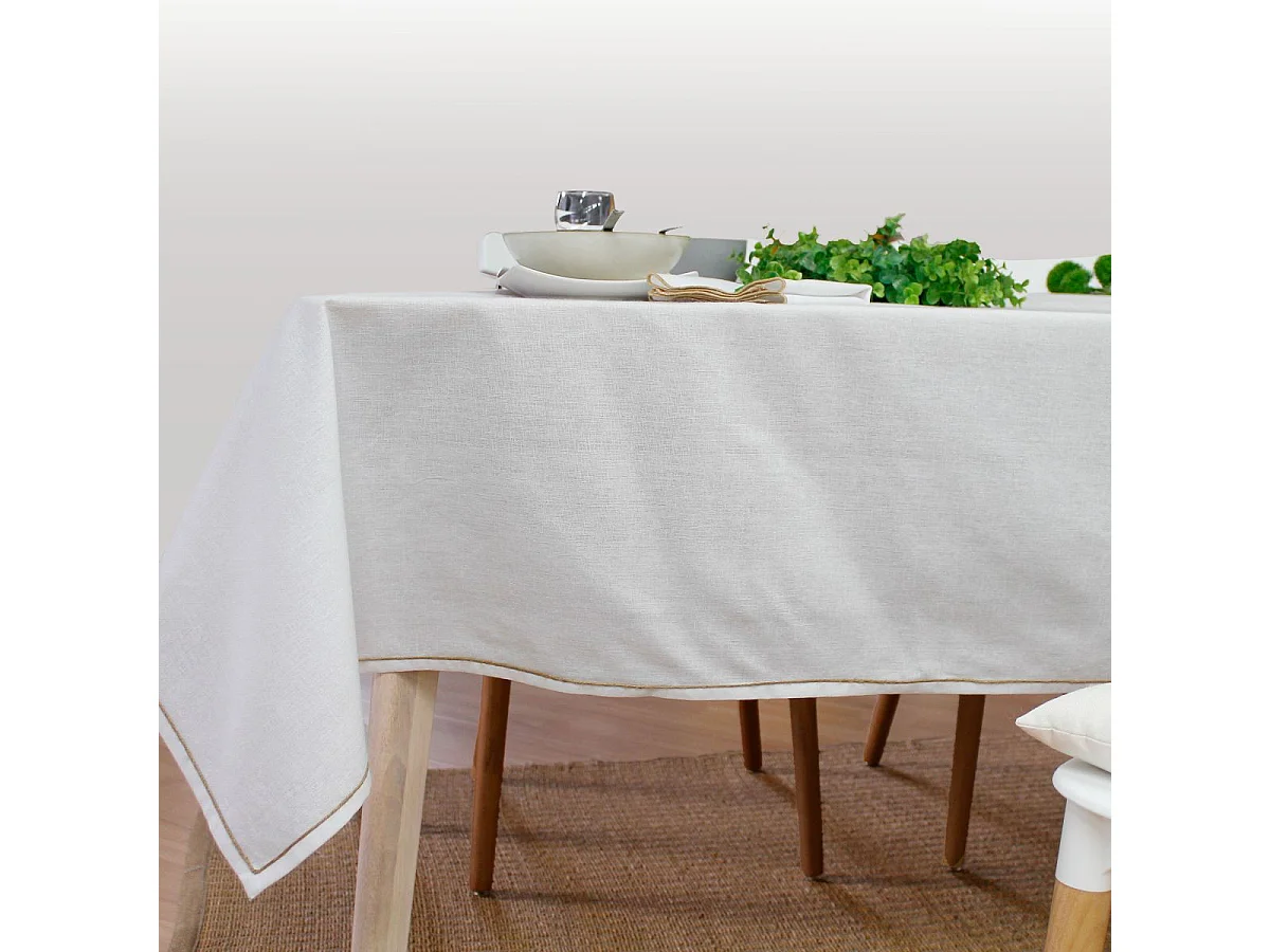 Einfache Tischdecke mit Wellenkante aus Jute