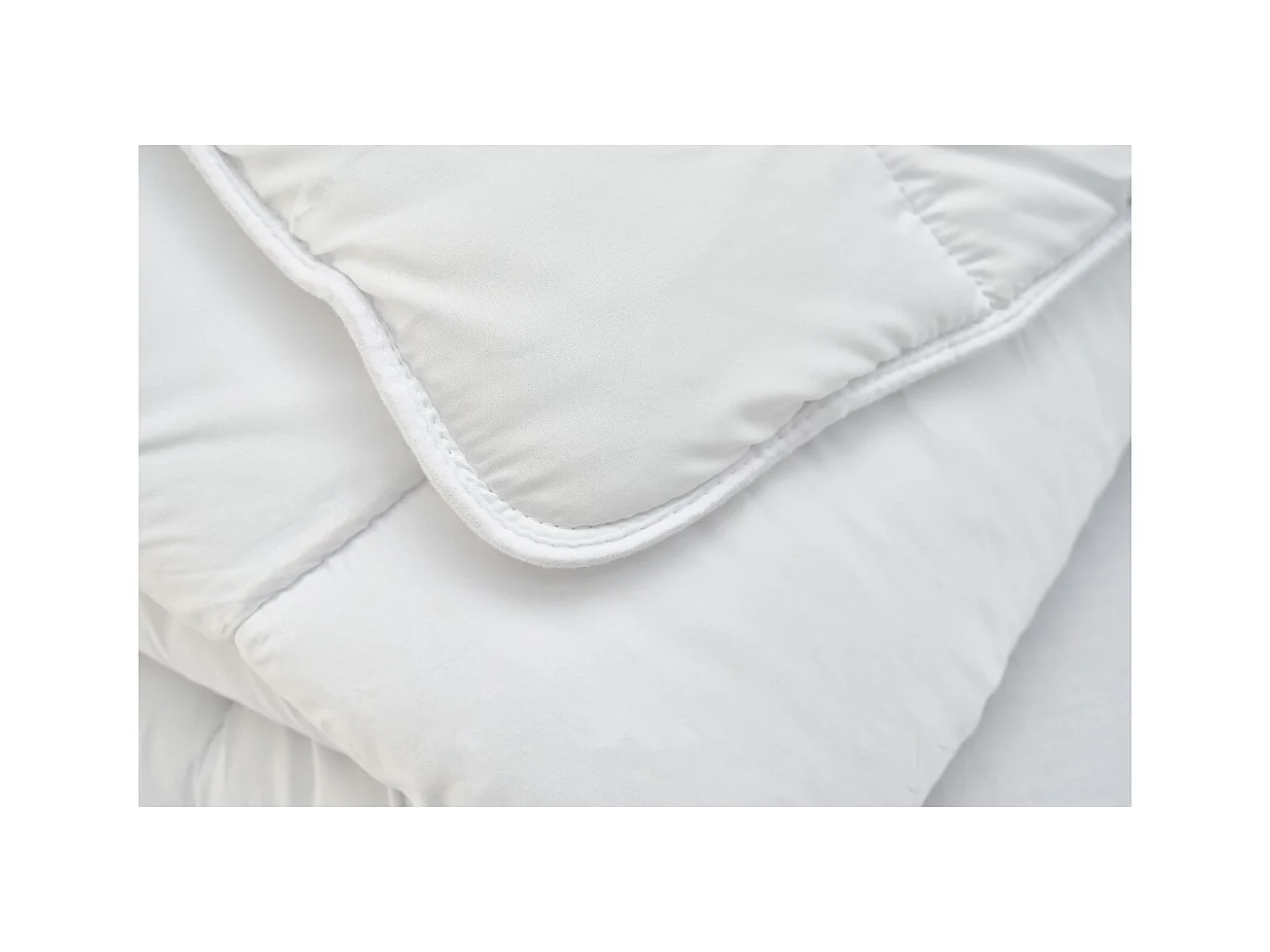 Couette Chaude Anti-acariens 140x200cm