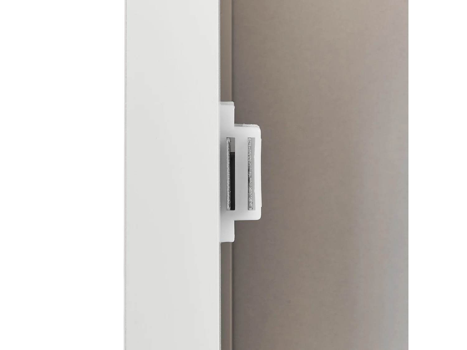 Badezimmerschrank 30 x 75 cm MDF weiß mit dekorativer Tür Beistellschrank Alamos