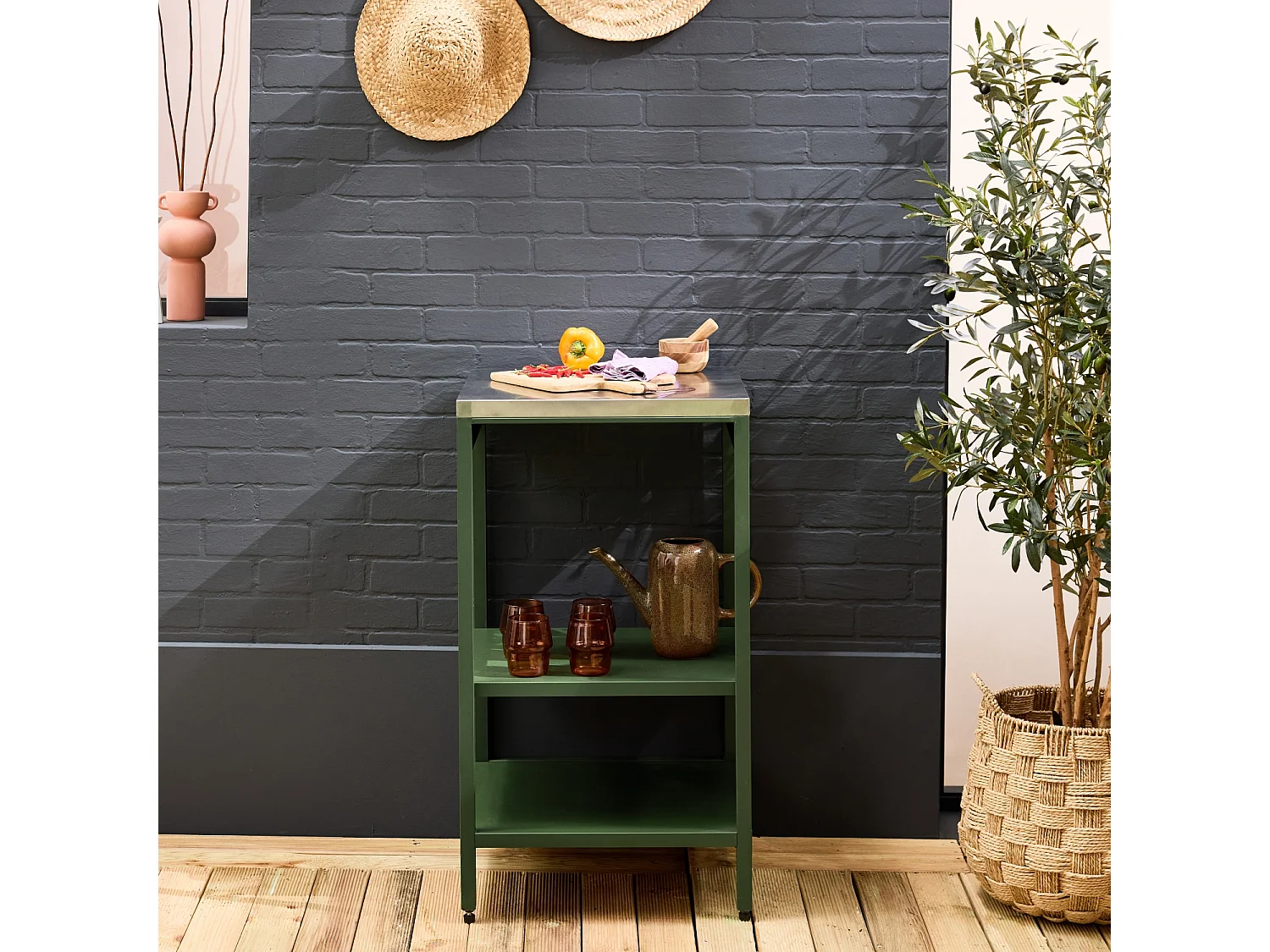 Cuisine d'extérieure en acier vert avec 2 étagères L49cm