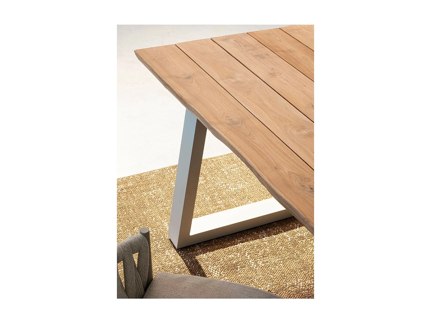 Table de jardin en teck et métal grège L240 10 places - MYRTOS