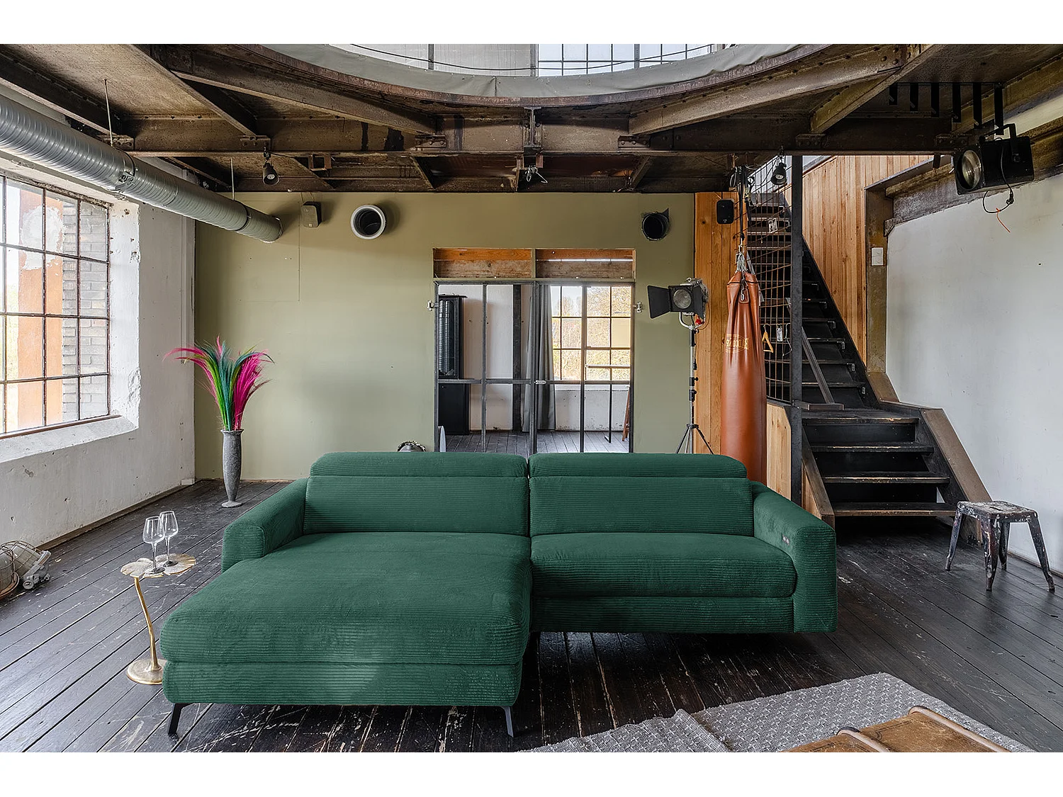 Sofá esquinero - verde esmeralda Pana - LAISKA