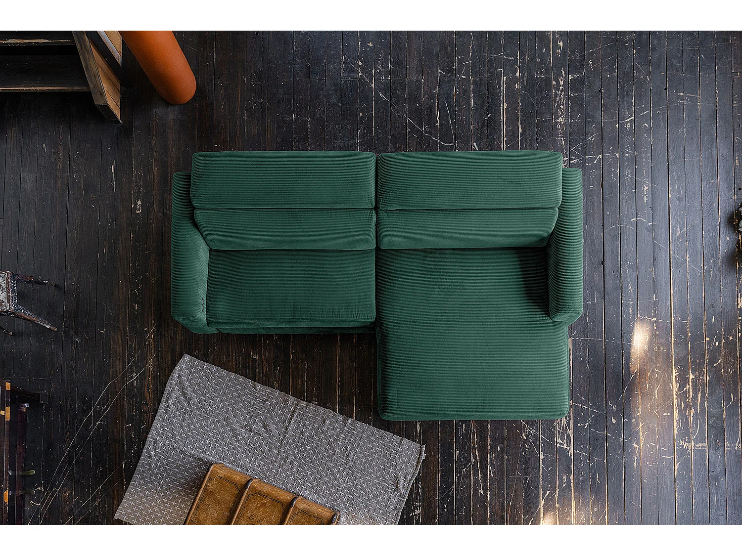 Sofá esquinero - verde esmeralda Pana - LAISKA