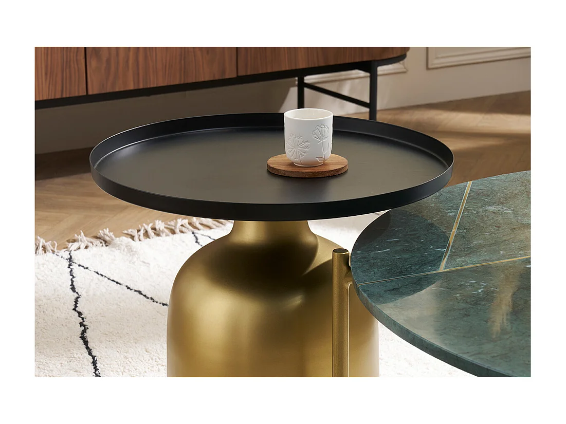 Table d'appoint design ronde en métal doré et plateau noir mat RAMSES