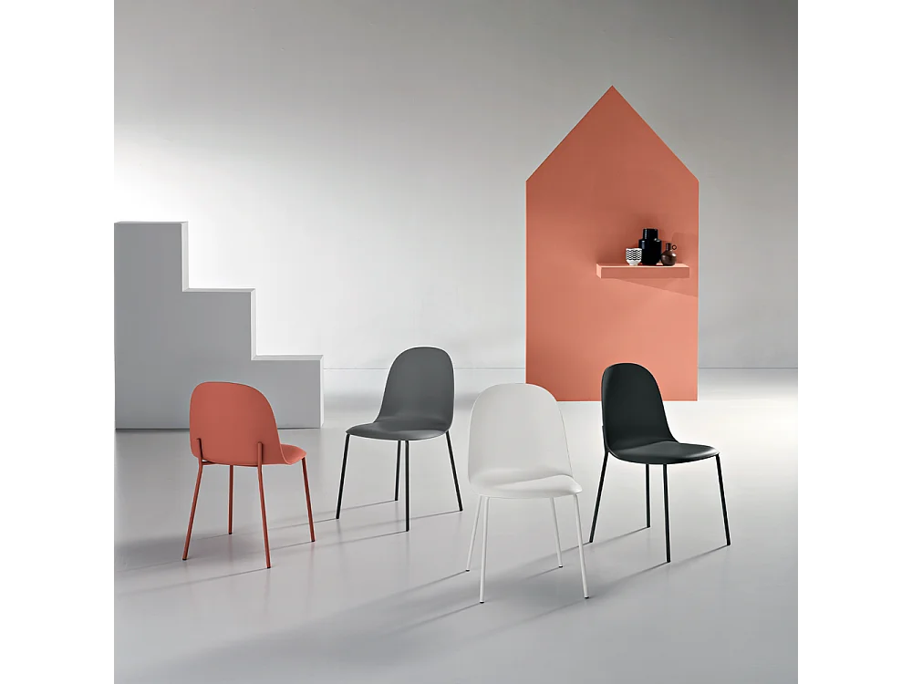 Juego de 2 sillas modernas "Leandro" en polipropileno blanco con estructura de metal cm 45x50 82h