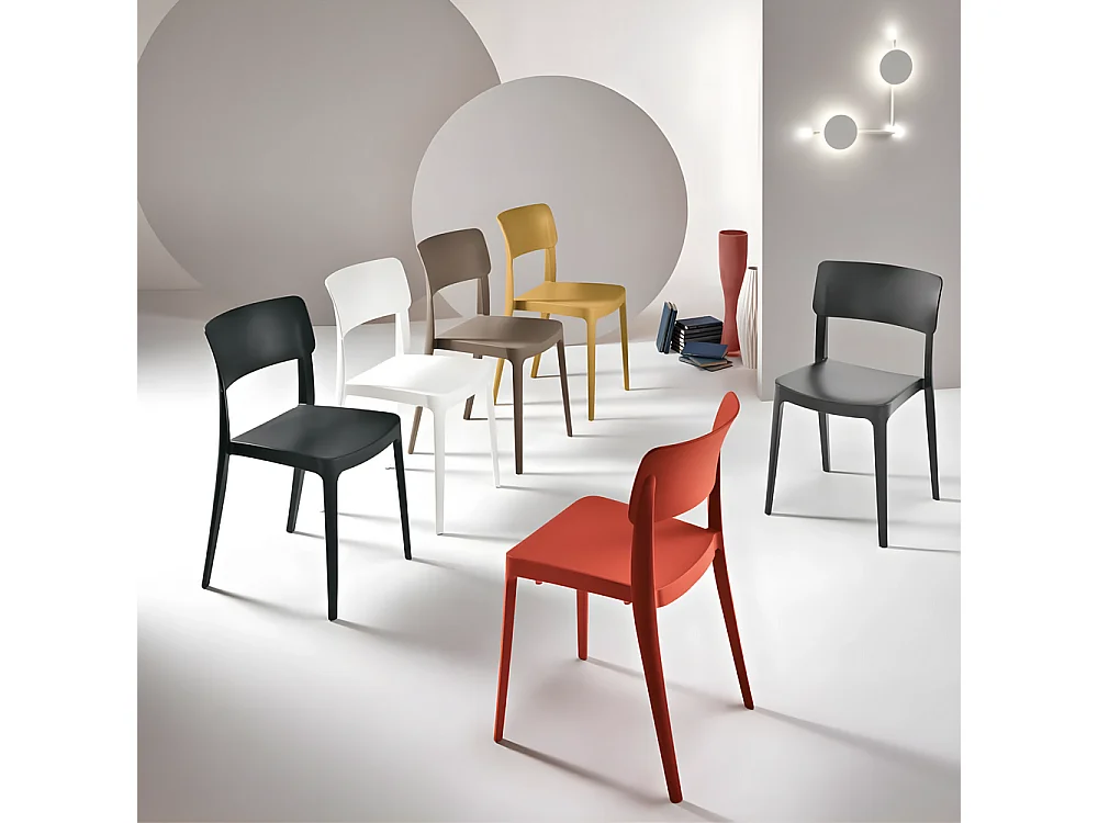 Set di 4 sedie rosse impilabili "Maribela" in polipropilene cm 50x51 81h