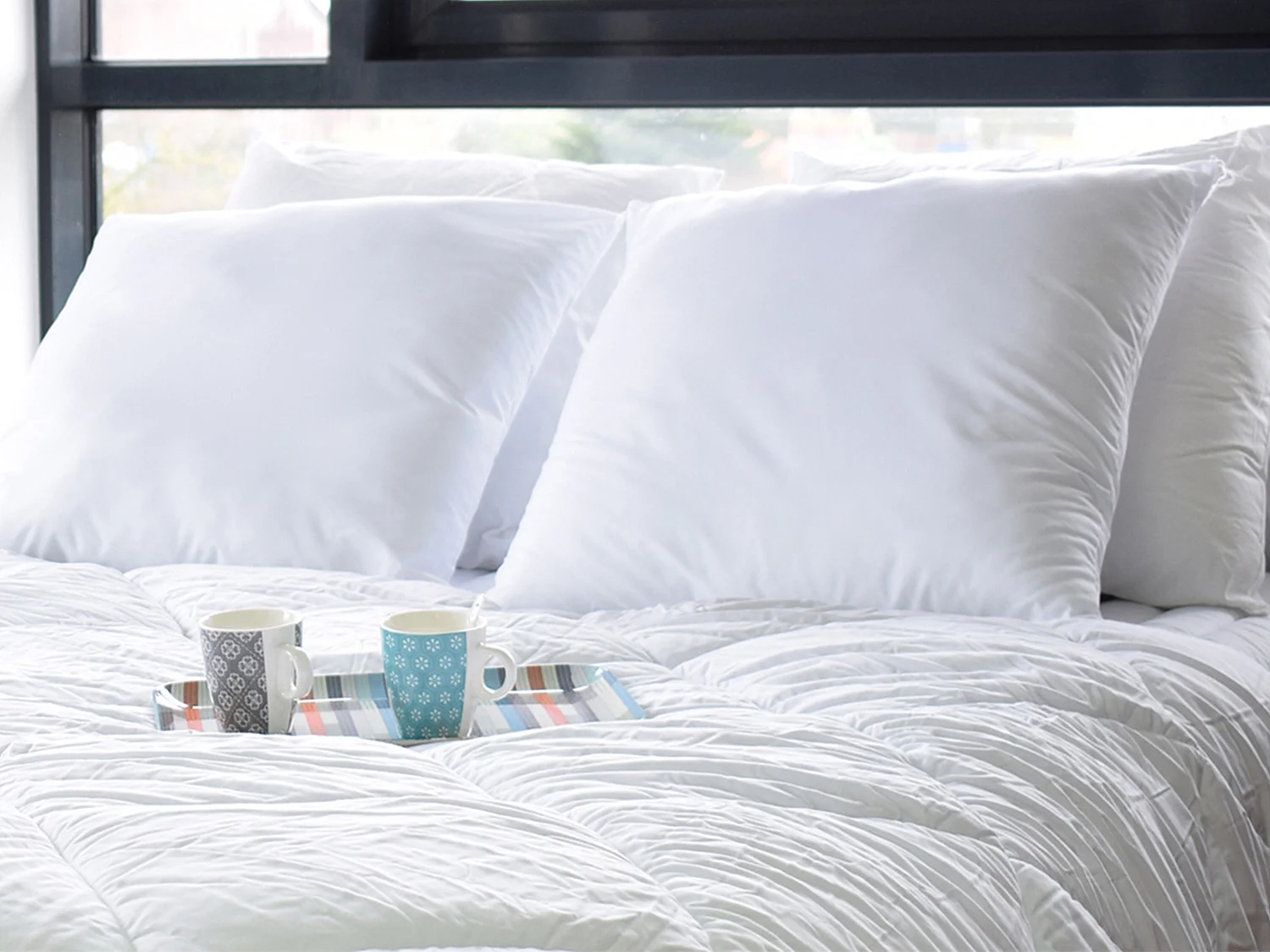 Lot de 4 oreillers câlin 60 x 60 cm - 400 gr - Blanc - TORIVIA