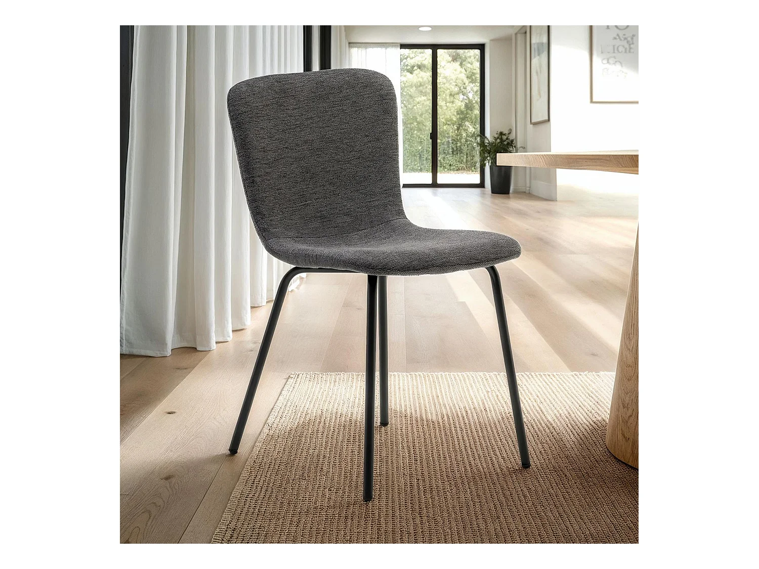 Lot de 4 chaises AUDREY avec revêtement en tissu noir et structure en métal noir, chaise de salle à manger