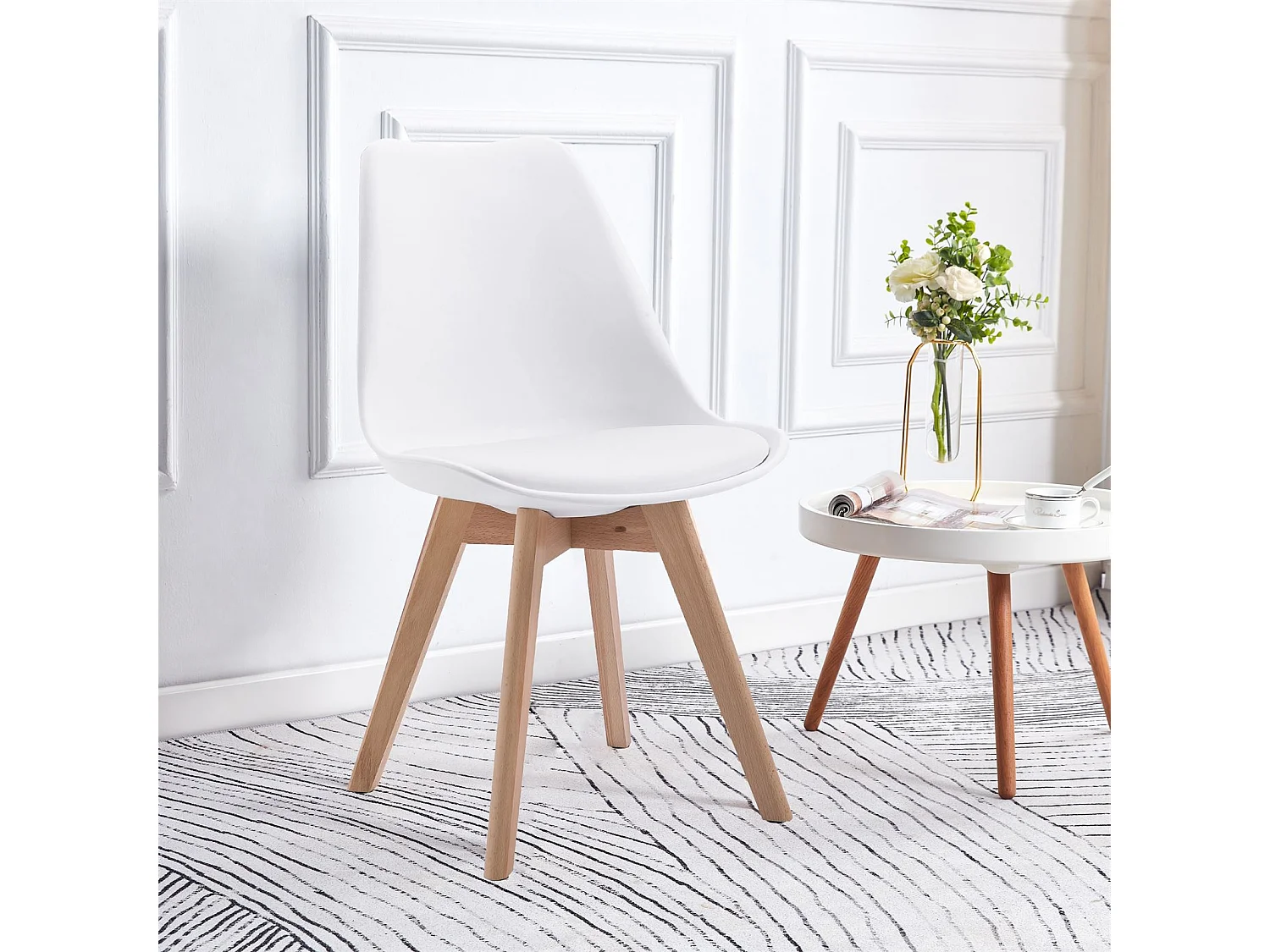 Lot de 4 chaises de salle à manger ABBY style scandinave design nordique piètement bois massif, siège coque en plastique blanc