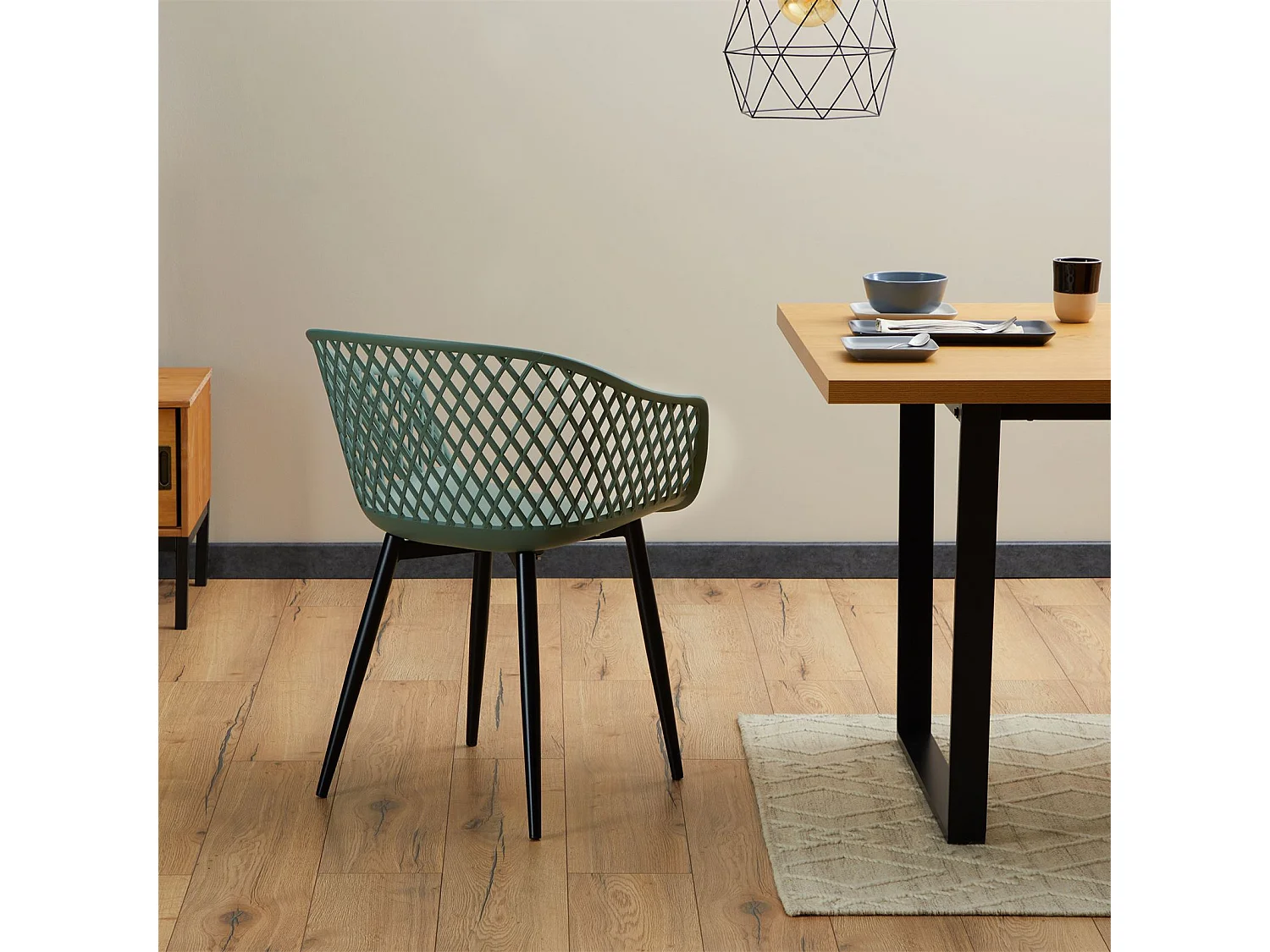 Lot de 4 chaises de salle à manger ou cuisine MADEIRA en plastique vert de gris