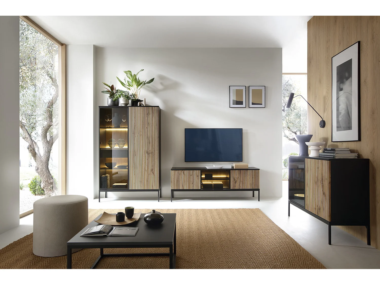 Witryna z szufladą Haller - w stylu loft, szklane drzwi, oświetlenie LED - witryna 100 cm do salonu z lamelami, brąz + czarny