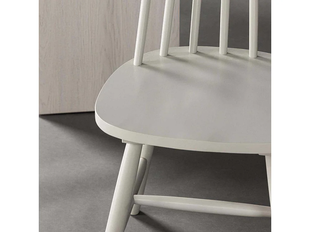 Chaise en bois Lönneberga