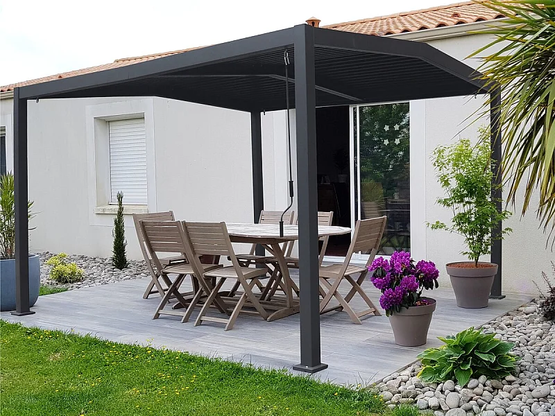 Pergola bioclimatique toit 2 pans "Victoria" en aluminium et métal- 3,5 x 4 m - Gris