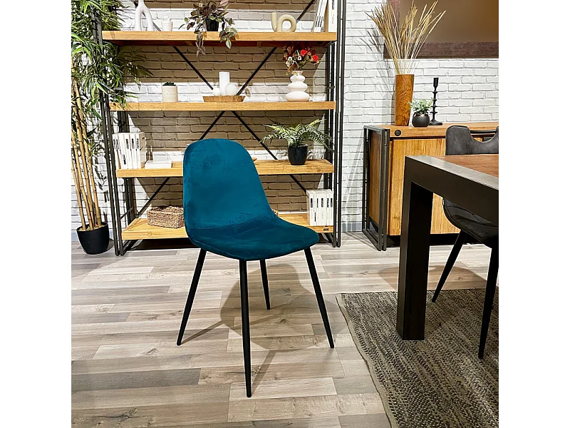 Lot de 2 chaises en velours bleu canard avec pieds métal noir – BIBA 2