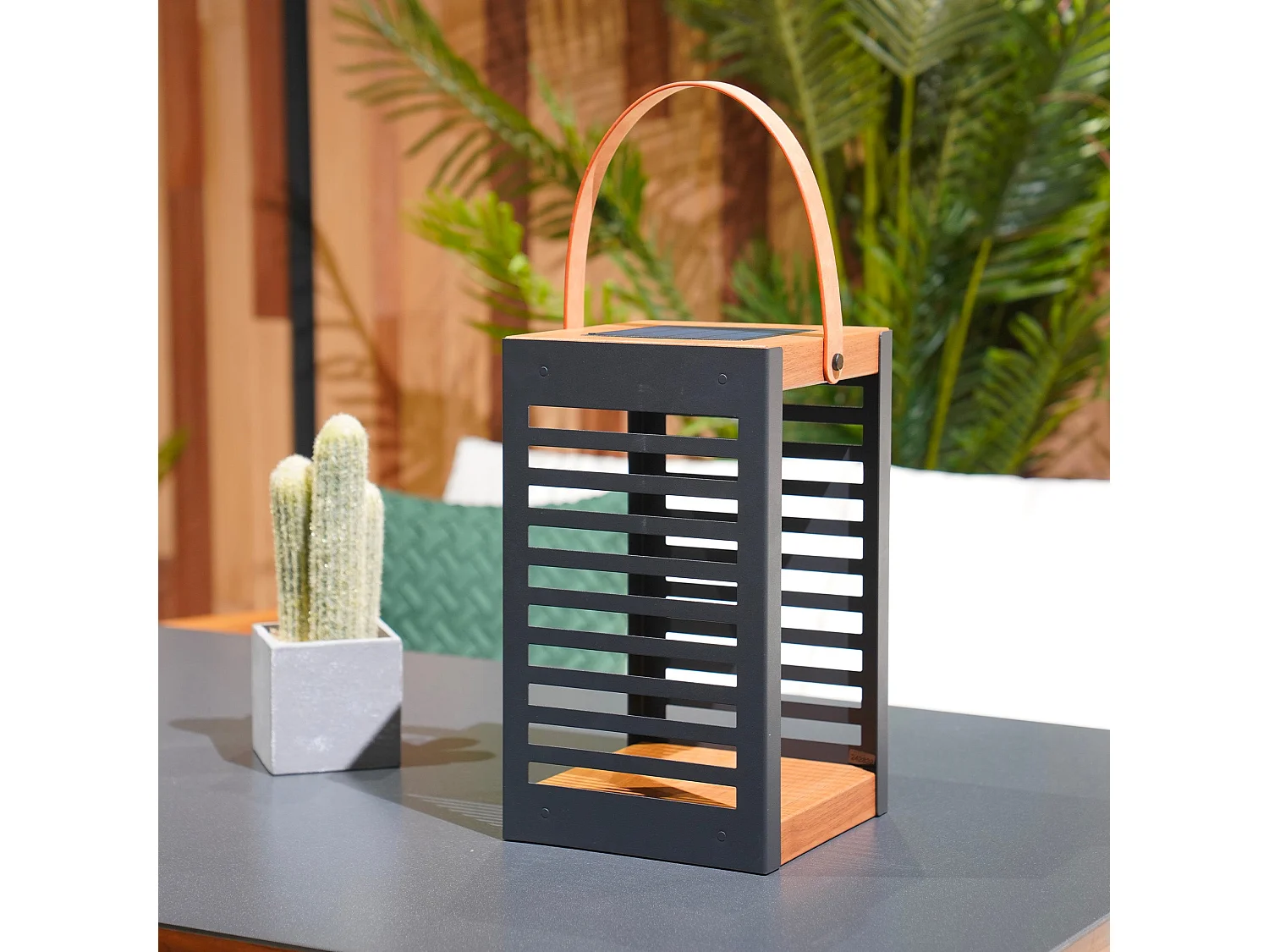 Lanterne solaire et rechargeable FERIAN SMALL H35cm