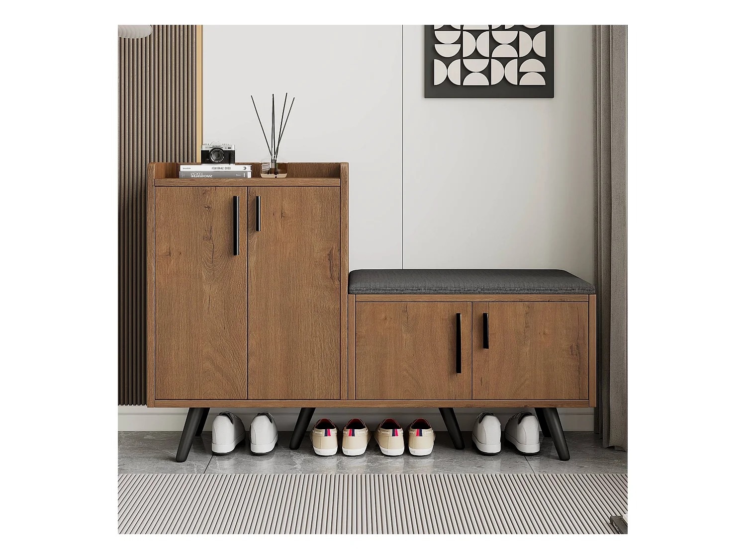 Banc à chaussures moderne avec 4 portes et coussin - pièds et poignées en métal - coloris naturel - 120 x 34 x 82 cm