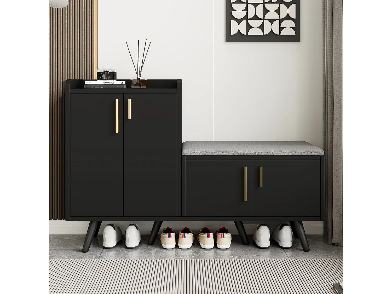 Banc à chaussures moderne avec 4 portes et coussin - pièds et poignées en métal - coloris noir - 120 x 34 x 82 cm