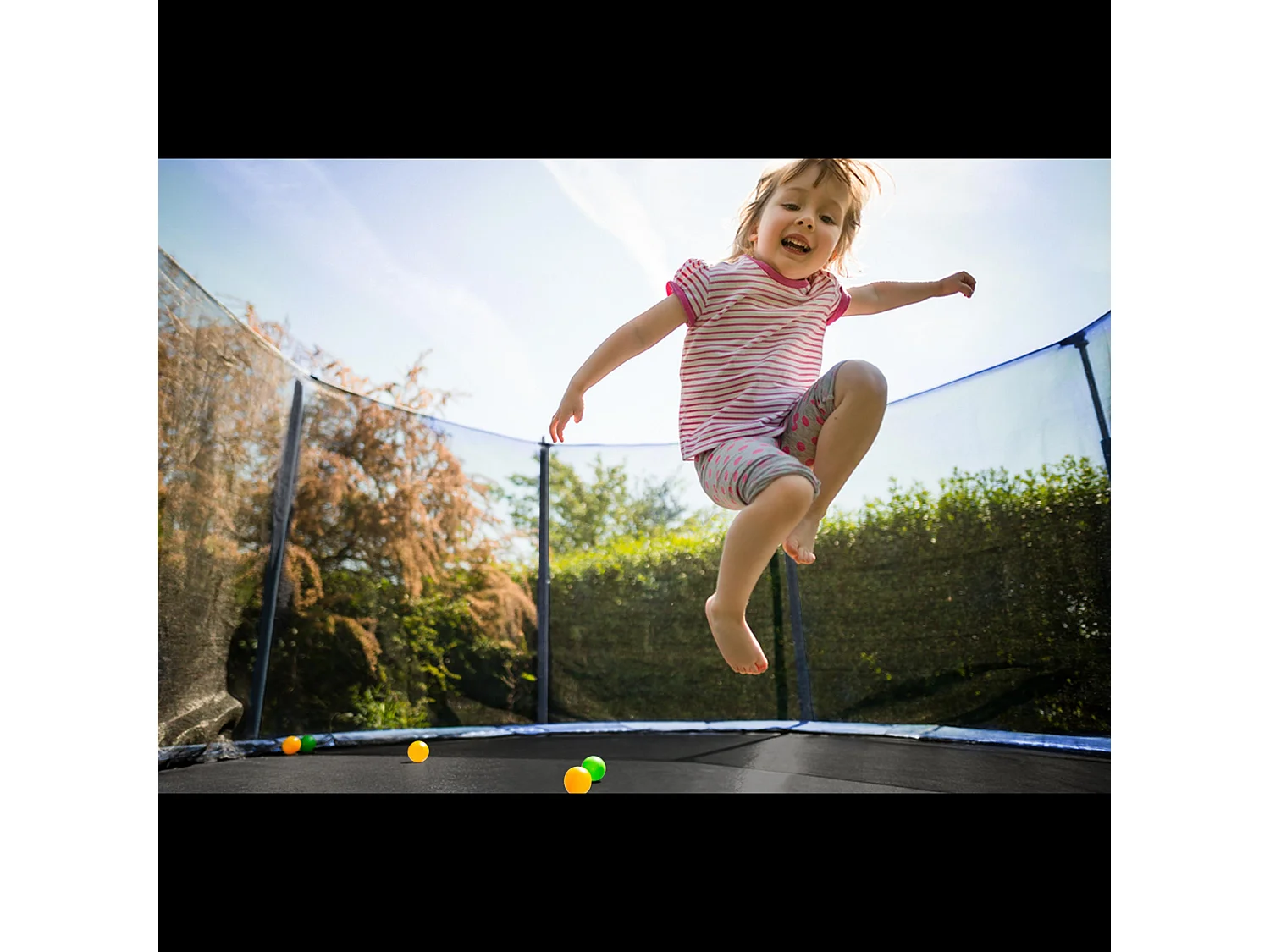 Trampolino Tappeto Jumper Elastico con Rete di Sicurezza, 6 Pali Imbottiti, Scaletta e Rivestimento sui Bordi, Ideale per Giardino, Diametro 305 cm