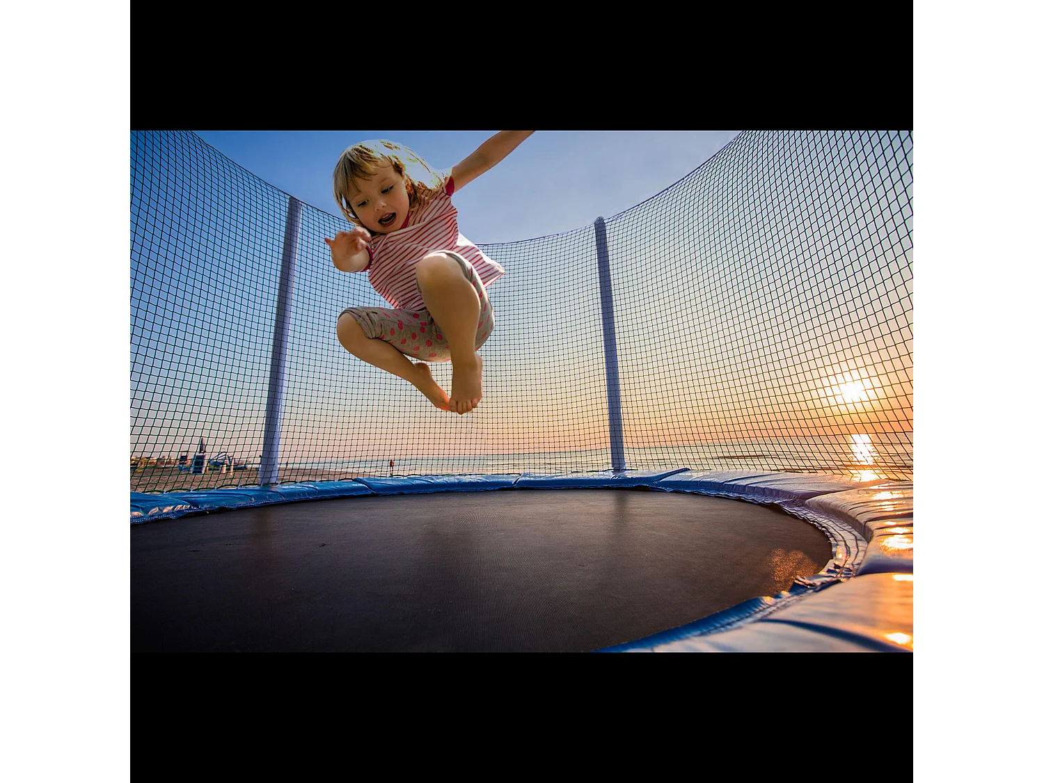 Trampolino Tappeto Jumper Elastico con Rete di Sicurezza, 6 Pali Imbottiti, Scaletta e Rivestimento sui Bordi, Ideale per Giardino, Diametro 305 cm