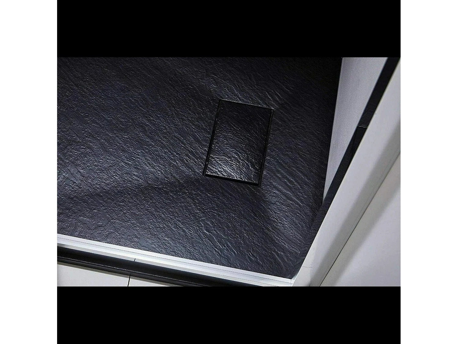 Piatto Doccia Spessore 2.6 Cm Resina SMC Effetto Pietra Stone Ardesia Antiscivolo Riducibile Filopavimento Con Griglia Di Copertura Nero 80x150 Cm